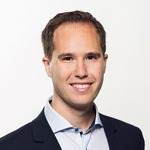 Dr. Raphael Pfeffer